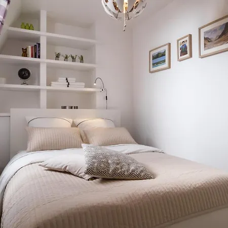 2 Bedroom In The Heart Of The Old Town *