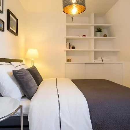 Apartamento 2 Bedroom In The Heart Of The Old Town