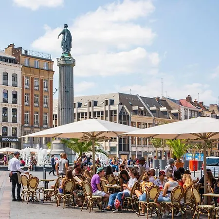 2 Bedroom In The Heart Of The Old Town Apartman